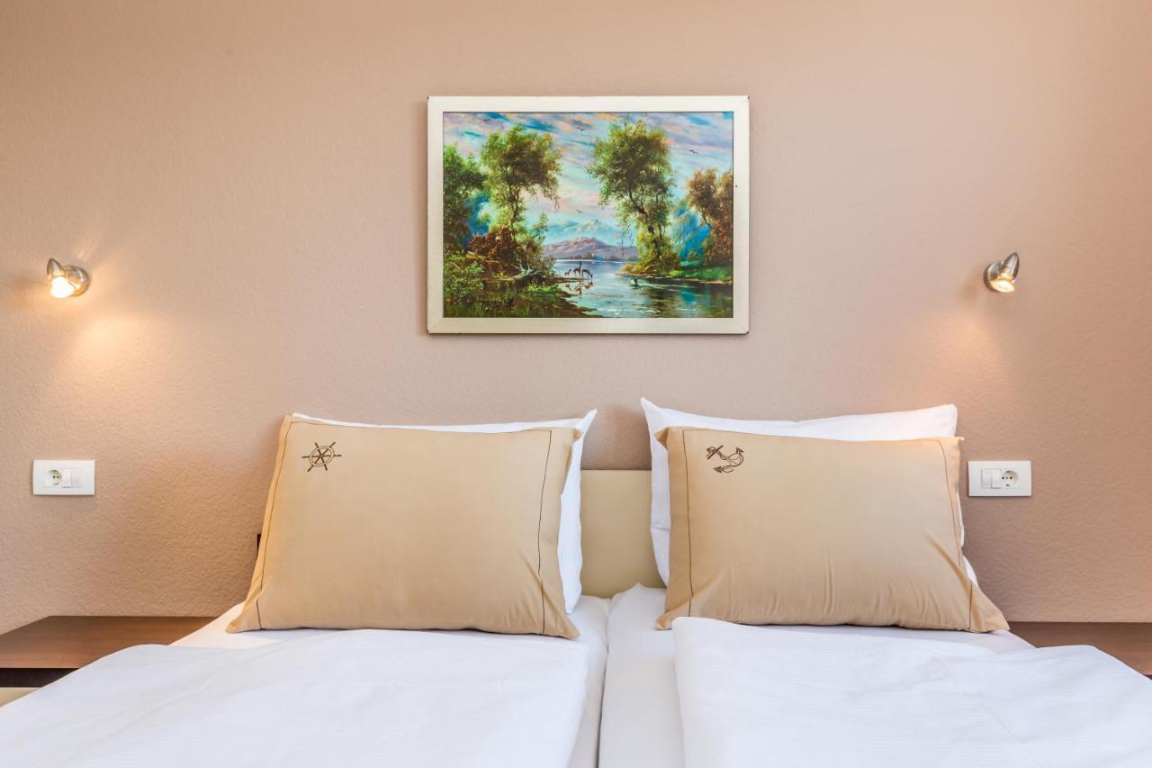 Apartman Ana Krk Town Exterior photo